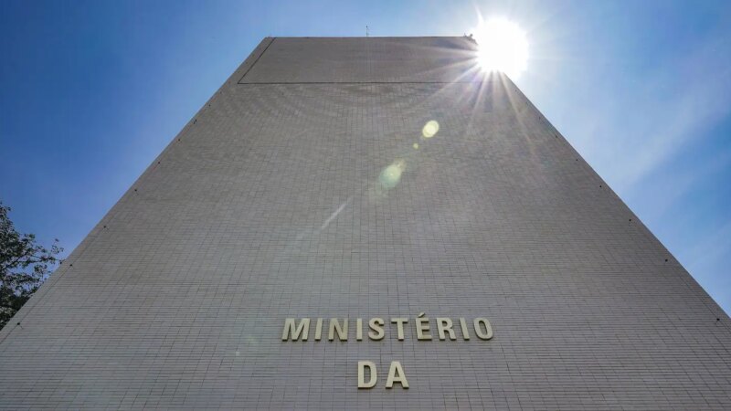 Defesa e Cidades lideram bloqueios no Orçamento de 2026