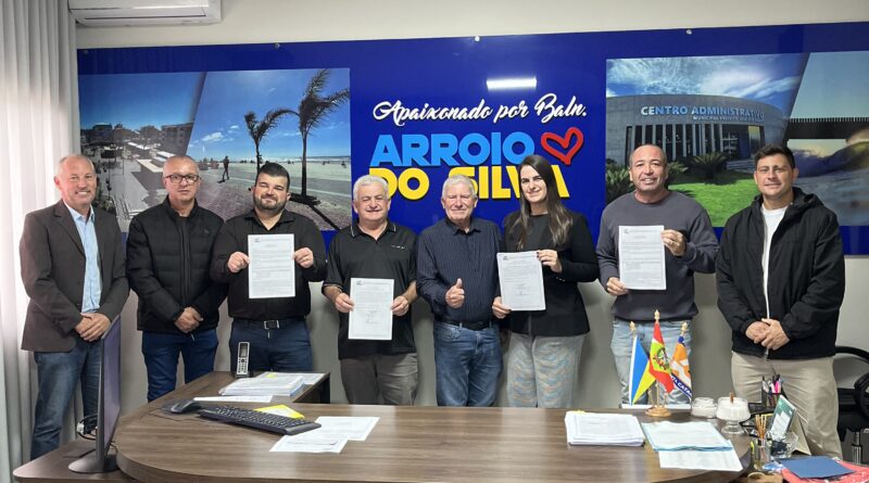 Administração Municipal entrega ordem de serviço para obra de capeamento asfáltico na Avenida Antônio Prado