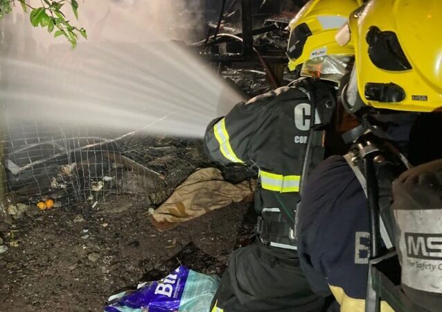Incêndio destrói residência no Morro do Cascalho em Araranguá