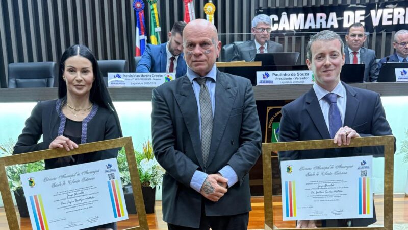 Juízes Gustavo Santos Mottola e Lígia Boettger Mottola recebem Título de Cidadania Honorária de Araranguá