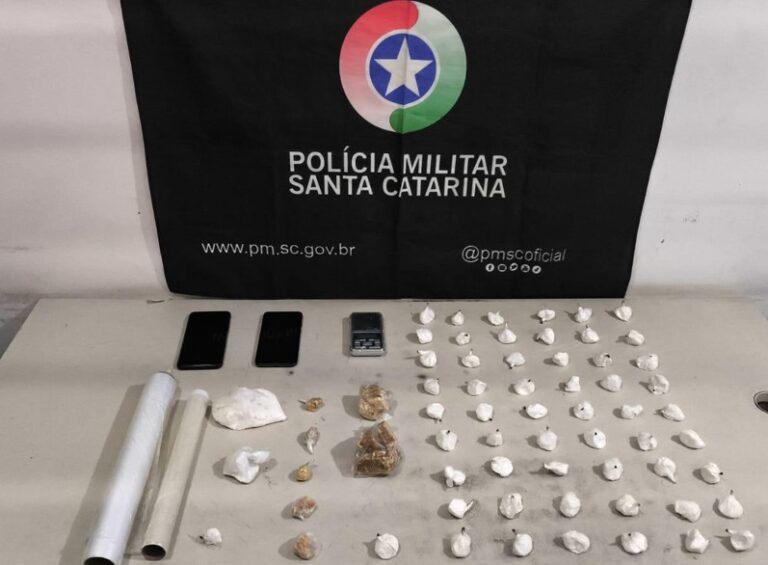 Violência doméstica leva PM a descobrir quase 600 gramas de drogas enterradas em residência de Sombrio