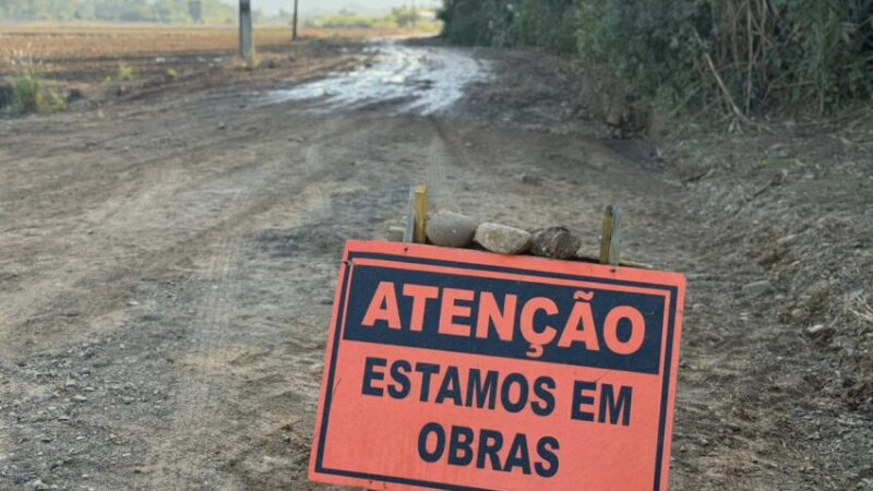 Prefeitura de Meleiro inicia terraplanagem na comunidade de Cedrinho