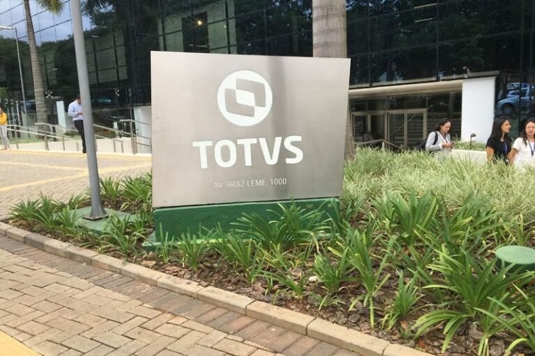 totvs:-acao-avanca-mais-de-4%-acompanhando-movimento-global-do-setor-de-software