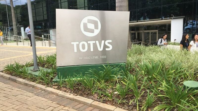 Totvs: ação avança mais de 4% acompanhando movimento global do setor de software