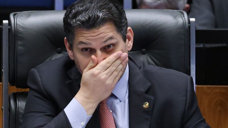 Alcolumbre mantém silêncio sobre 6×1 e oposição tenta preservar escala