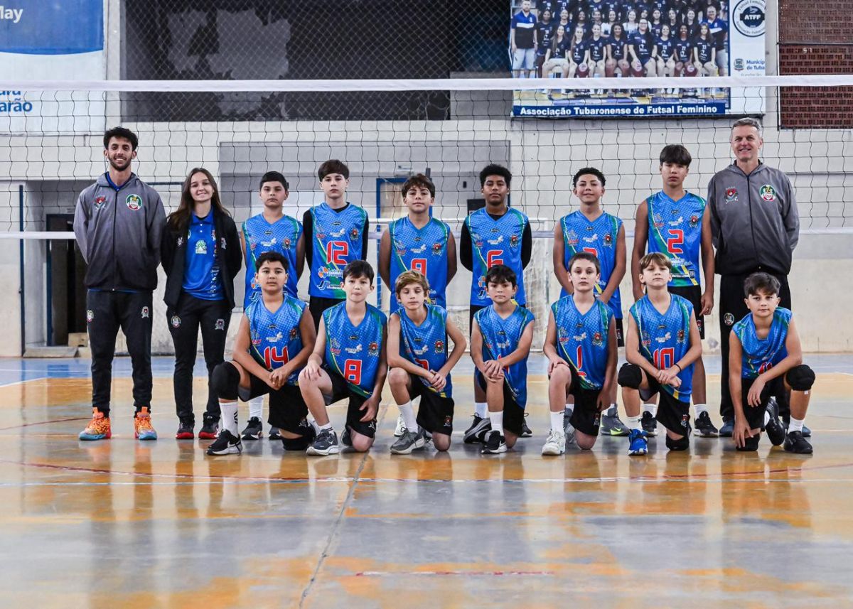 volei-de-forquilhinha-celebra-entrega-de-uniformes-e-conquista-vitorias-em-competicoes-estaduais