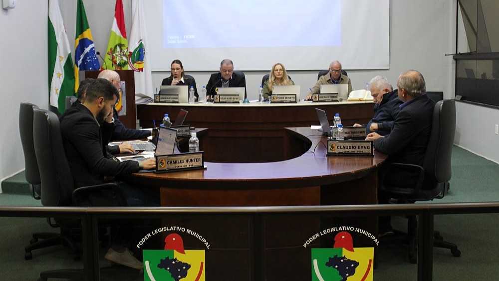 camara-de-forquilhinha-aprova-projetos-voltados-ao-esporte,-seguranca-publica,-saude-e-assistencia-social