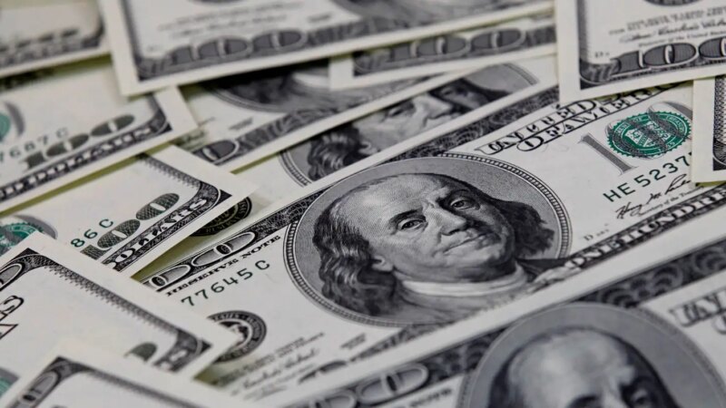 Bolsa cai 2,22%, e dólar volta a subir acima de R$ 5,06