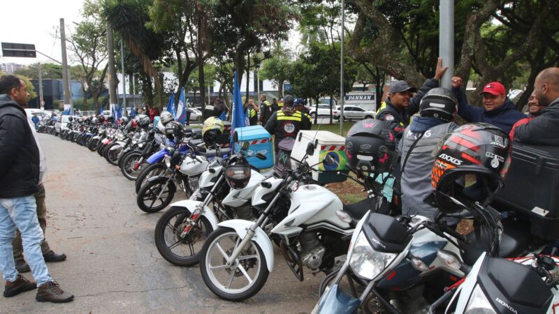 Governo prepara linha de crédito para motociclistas de aplicativos