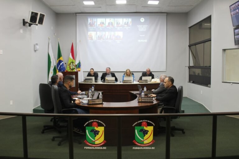 camara-de-forquilhinha-aprova-projetos-voltados-a-educacao,-seguranca-publica-e-geracao-de-empregos