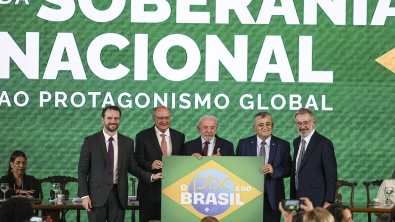 “Brasil não abaixa a cabeça”, diz Durigan ao defender soberania e Pix