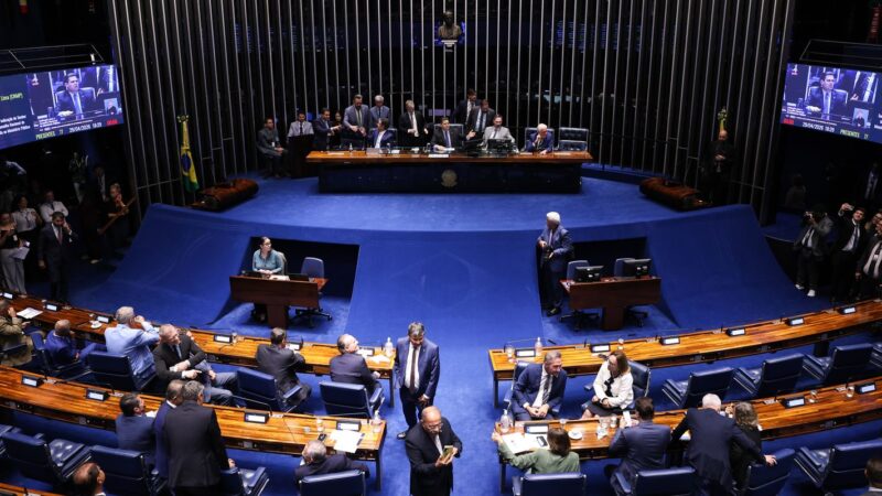 Alcolumbre trava tramitação da PEC do fim da 6×1 no Senado