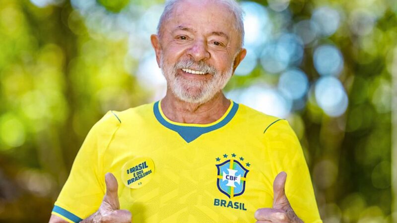 Lula pede para seleção do Brasil “jogar com a alma” na Copa do Mundo