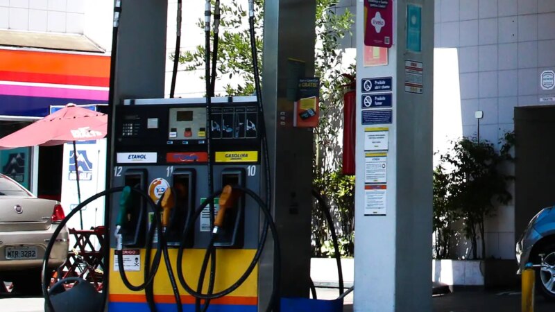 Concorrência do etanol e subvenção fazem preço da gasolina cair