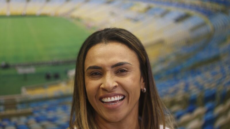 Com Marta como embaixadora, Tesouro quer atrair mais investidores