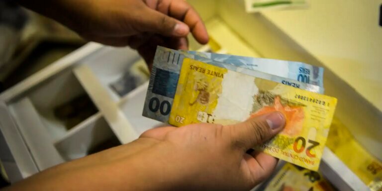 inpc,-inflacao-usada-para-reajustar-salarios,-soma-4,42%-em-12-meses