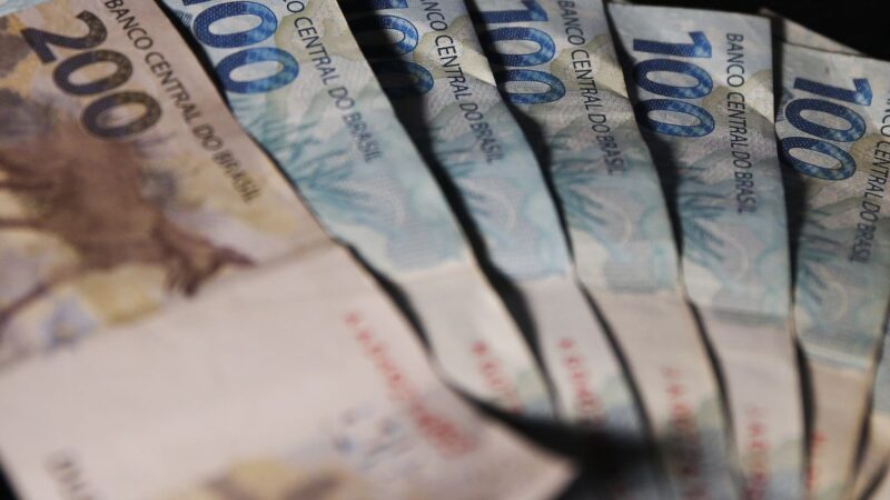 União paga R$ 834,8 milhões em dívidas de estados e municípios em maio