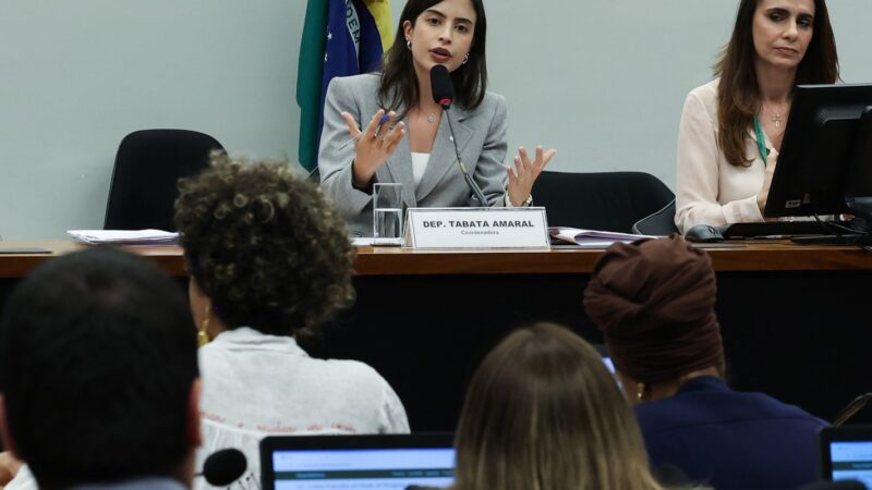 Proposta que criminaliza misoginia avança na Câmara dos Deputados