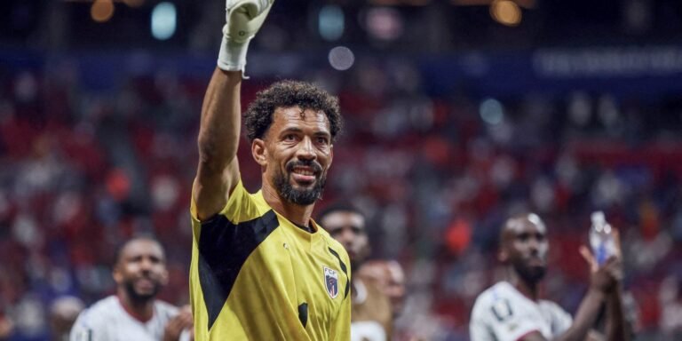goleiro-vozinha-brilha-contra-a-espanha-e-vira-destaque-na-copa