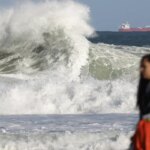 rio-entra-em-alerta-para-ressaca-e-ondas-de-ate-2,5-metros