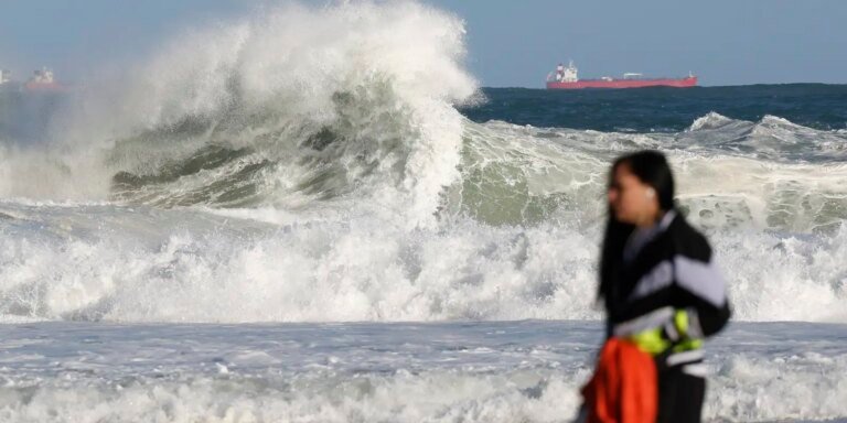 rio-entra-em-alerta-para-ressaca-e-ondas-de-ate-2,5-metros