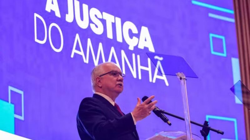 Fachin diz que espera regras do STF para supersalários ainda em junho