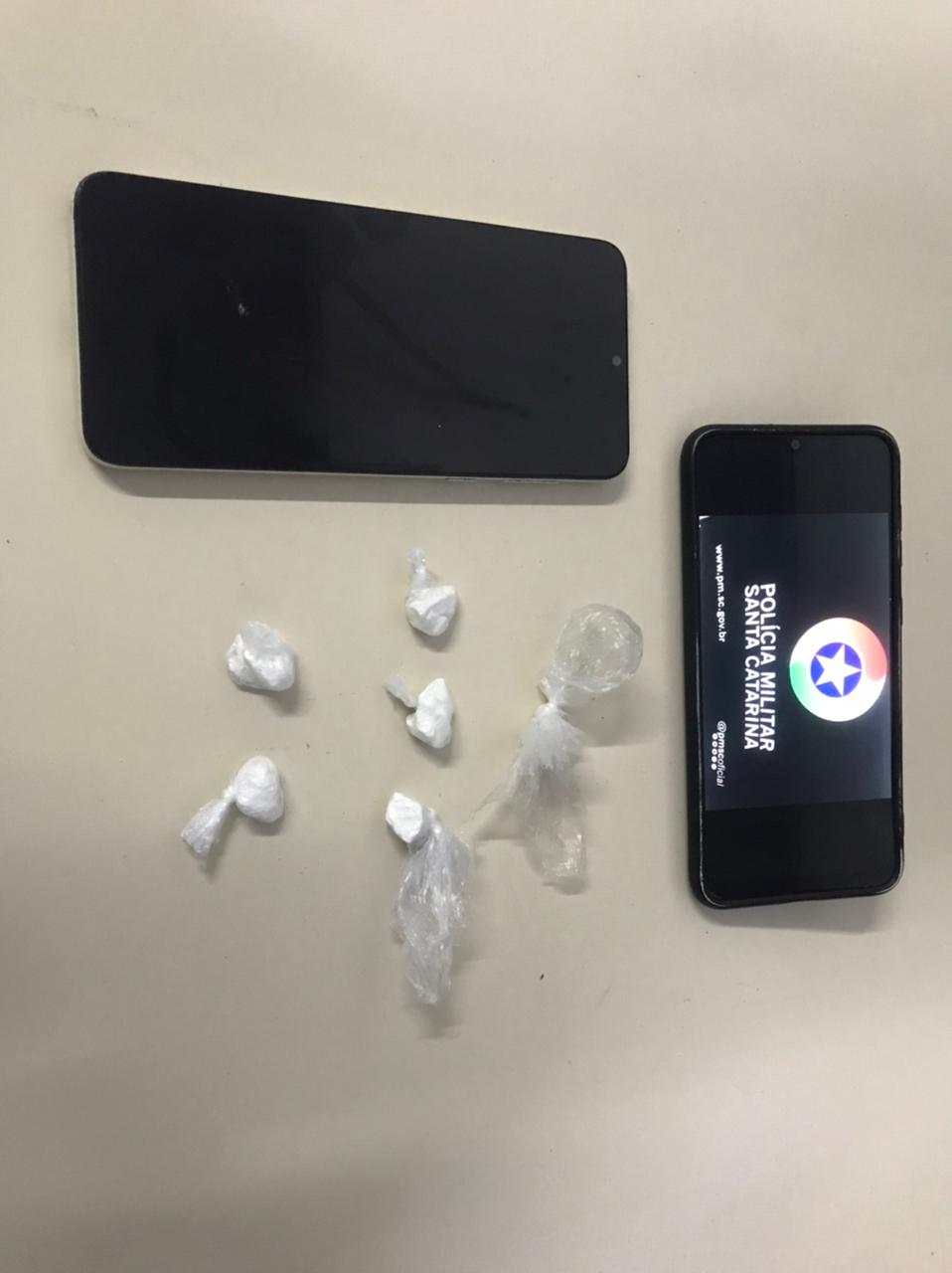 homem-e-preso-por-suspeita-de-trafico-de-drogas-em-sideropolis-–-sideropolis-noticias