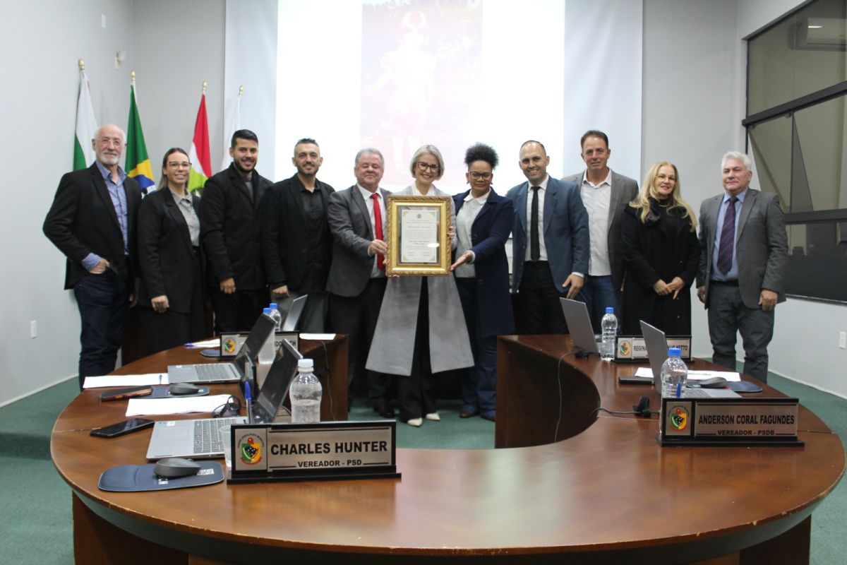 camara-de-forquilhinha-entrega-mocao-de-aplauso-a-reitora-em-exercicio-da-unesc-e-cobra-melhorias-na-sc-446