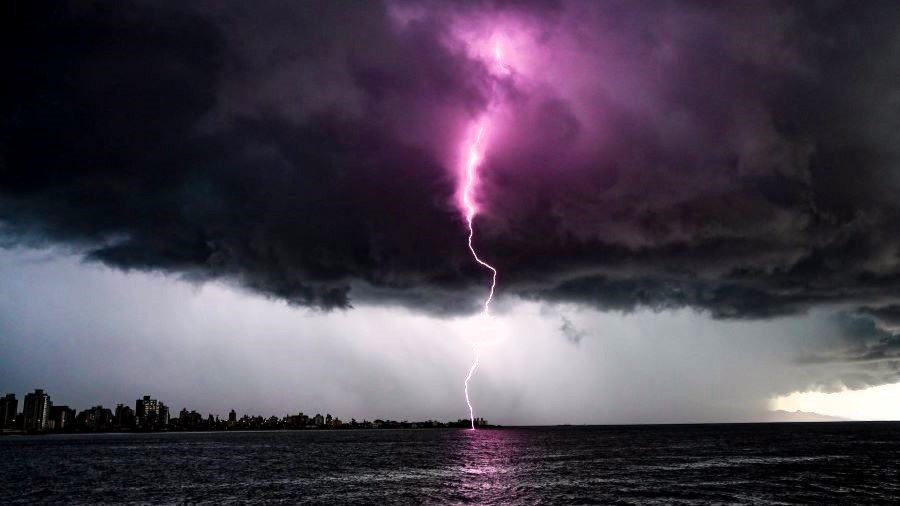 el-nino-comeca-a-influenciar-o-tempo-em-sc-com-calor-fora-de-epoca-e-temporais