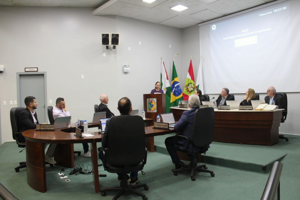 camara-de-forquilhinha-aprova-materias-do-executivo-e-cobra-melhorias-em-telefonia-e-infraestrutura
