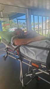 Motoboy arremessado em granja de arroz em acidente, recebe alta hospitalar após 22 dias de internação