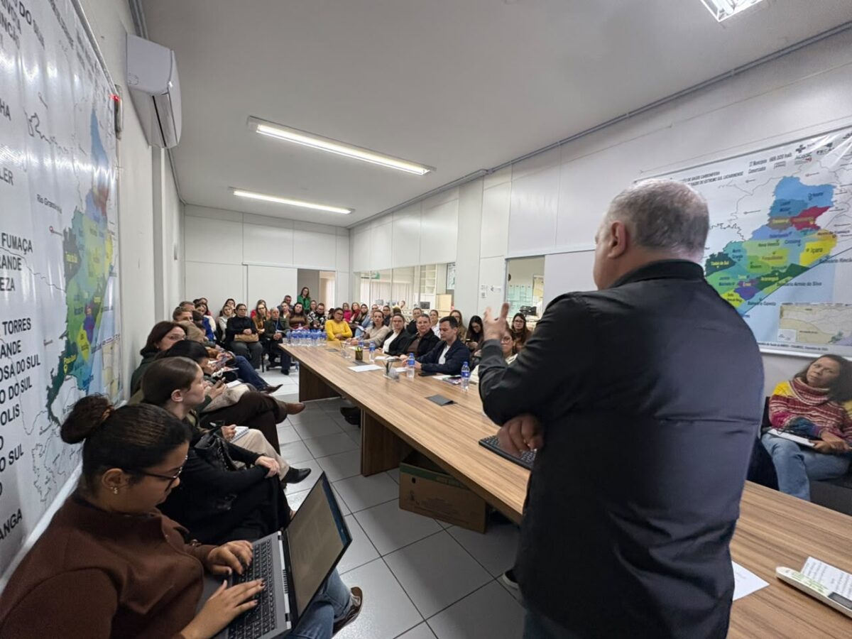 cis-amrec-reune-municipios-para-discutir-solucoes-em-saude-e-assistencia-social-–-sideropolis-noticias