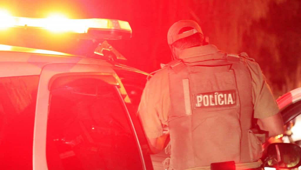 policia-militar-intercepta-entrega-de-drogas-e-prende-dois-jovens-na-santa-cruz